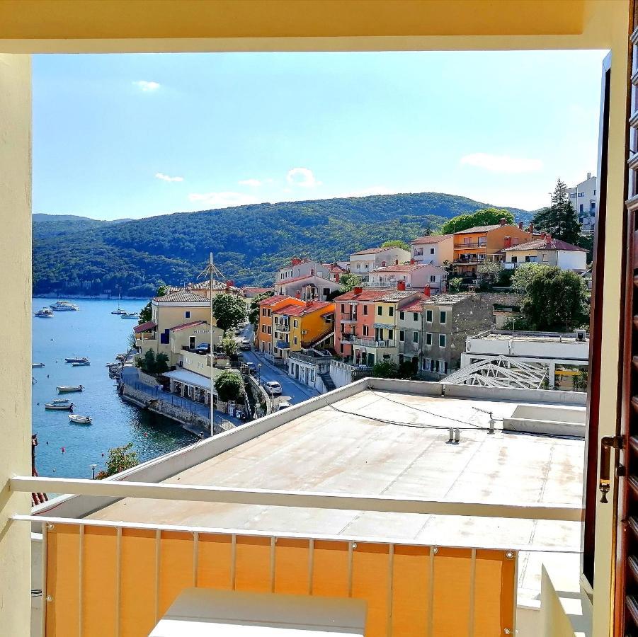 Studio Apartment Michelle - Intermezzo With Sea View Rabac Exterior photo