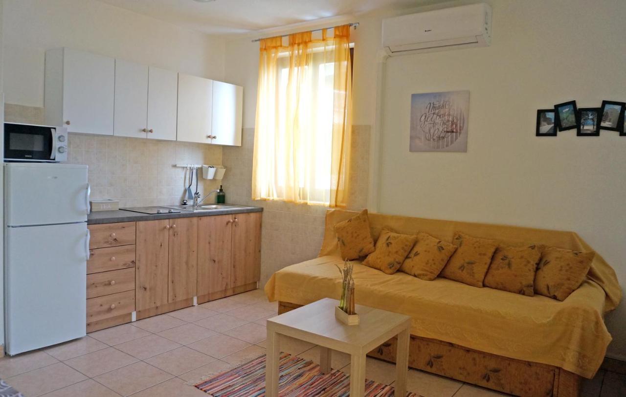 Studio Apartment Michelle - Intermezzo With Sea View Rabac Exterior photo