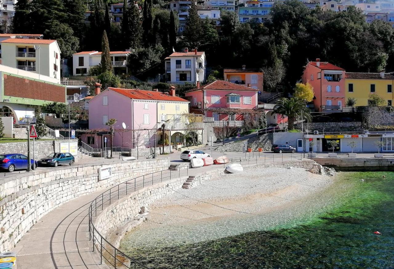 Studio Apartment Michelle - Intermezzo With Sea View Rabac Exterior photo